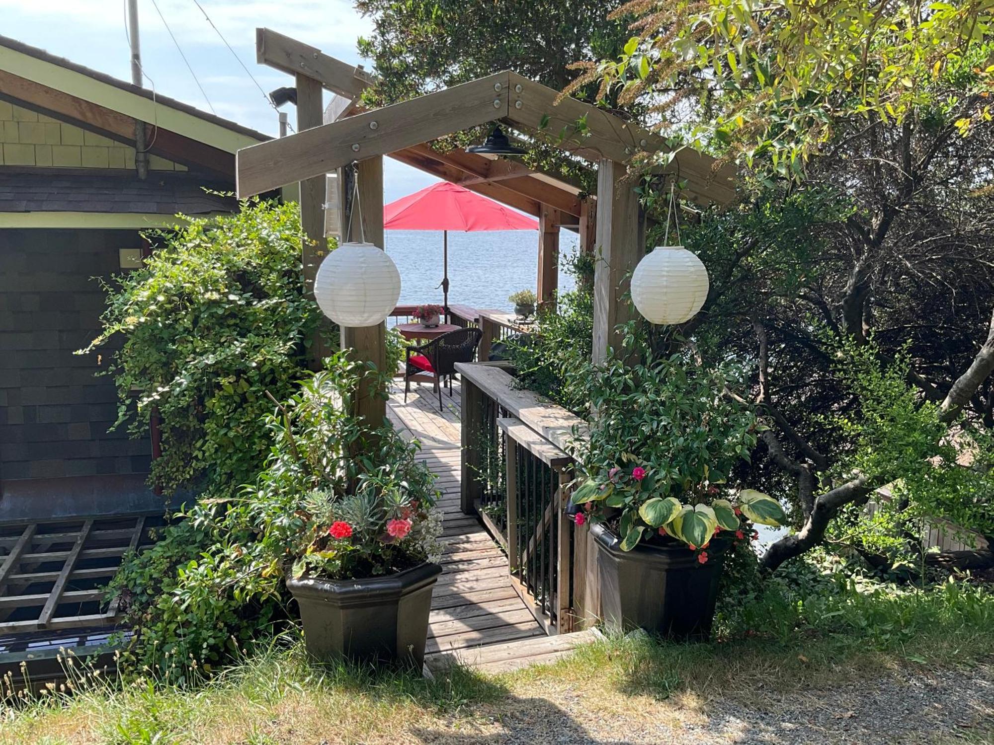 Blitz Beach House Oceanside Suite Powell River Dış mekan fotoğraf